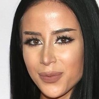 Amber Scholl Nagie