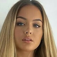 Chloe Xo Nicole Nagie