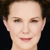 Elizabeth Perkins Nagie
