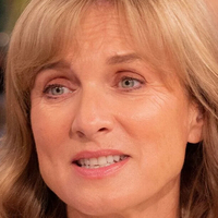 Fiona Bruce Nagie
