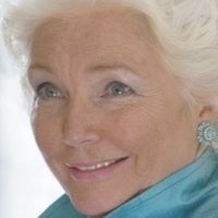 Fionnula Flanagan Nagie