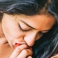 Kamya Buch Nagie