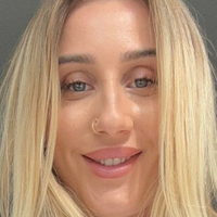 Maria Petrenko Nagie