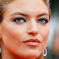 Martha Hunt Nagie