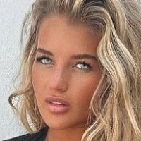 Mia Woodhall Nagie
