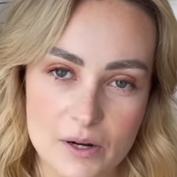 Molly Burke Nagie