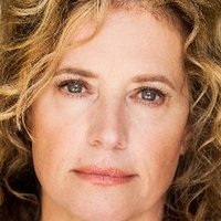 Nancy Travis Nagie