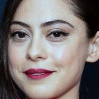 Rosa Salazar Nagie