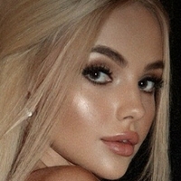 Victoria Real Beauty Nagie