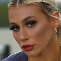 Zoe Consagra Nagie