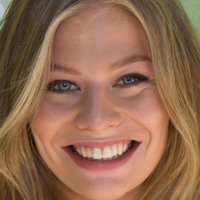 Zoe Straub Nagie